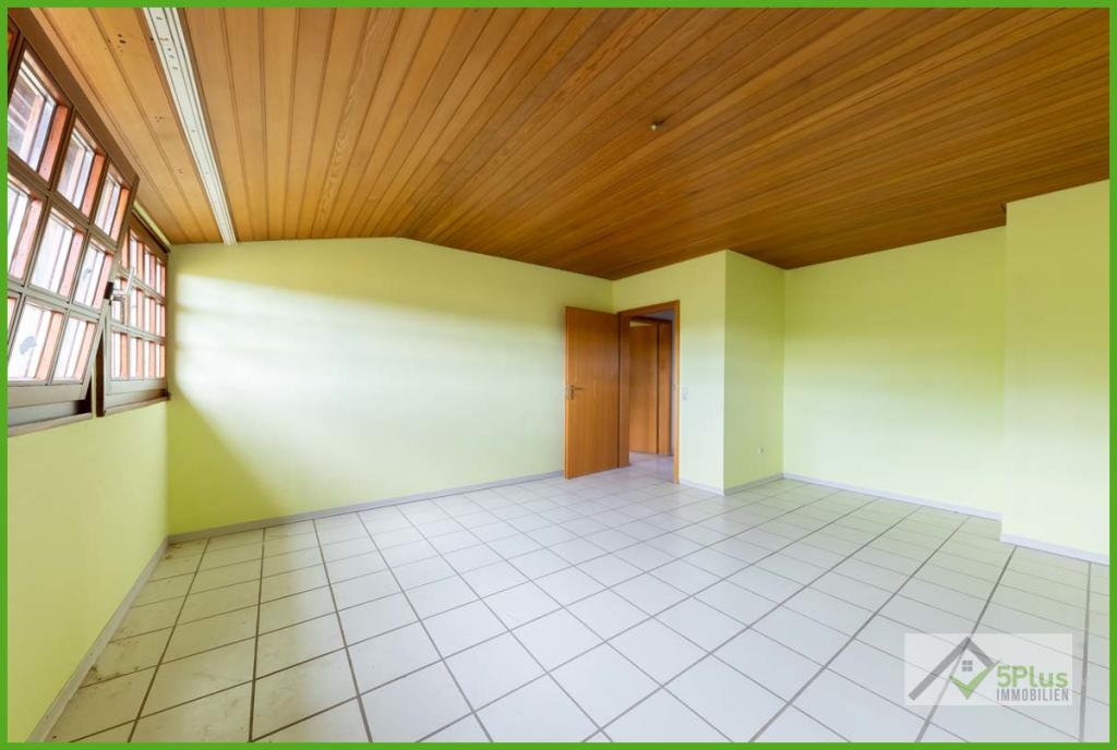 + 5PLUS + LEBEN AUF DEM LANDE IN ESCHWEILER + IDYLLISCHE DOPPELHAUSHÄLFTE FÜR DIE GANZE FAMILIE + - Foto 1