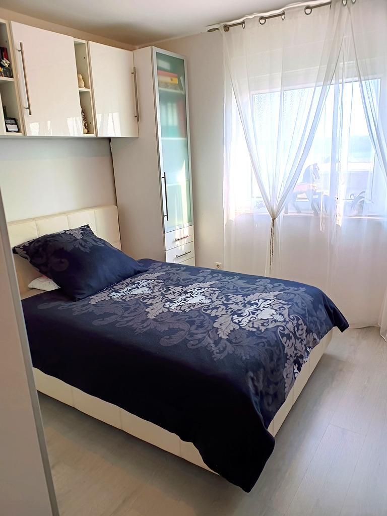 Schlafzimmer 1.jpg