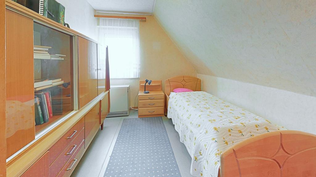 DG - Schlafzimmer 1