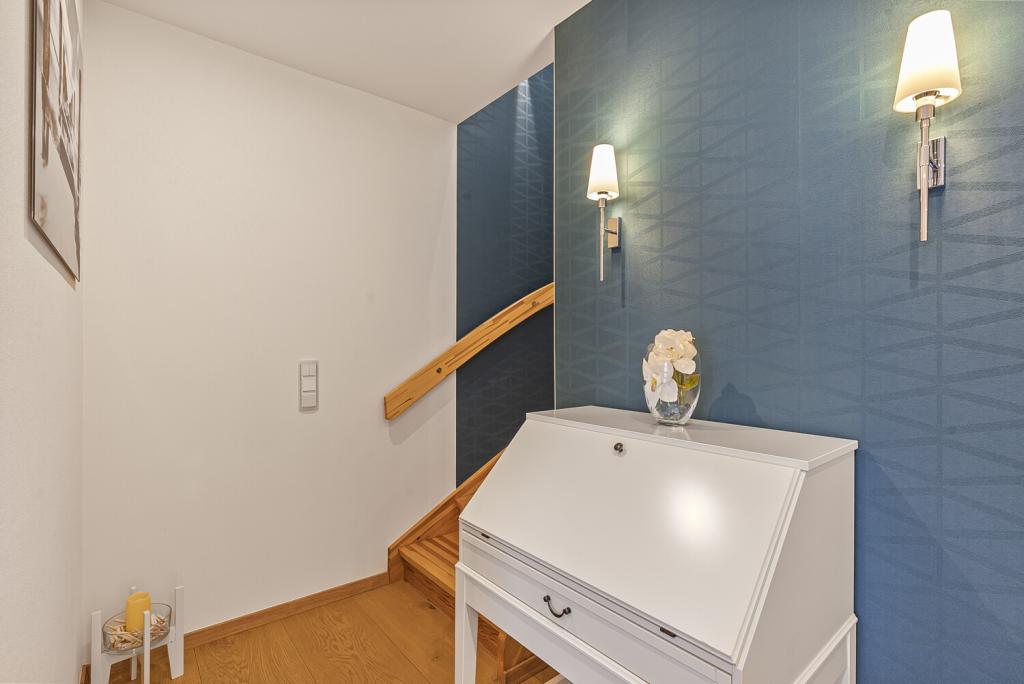 EG - Flur mit Treppe