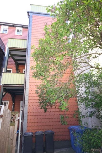 Außenansicht mit Balkon