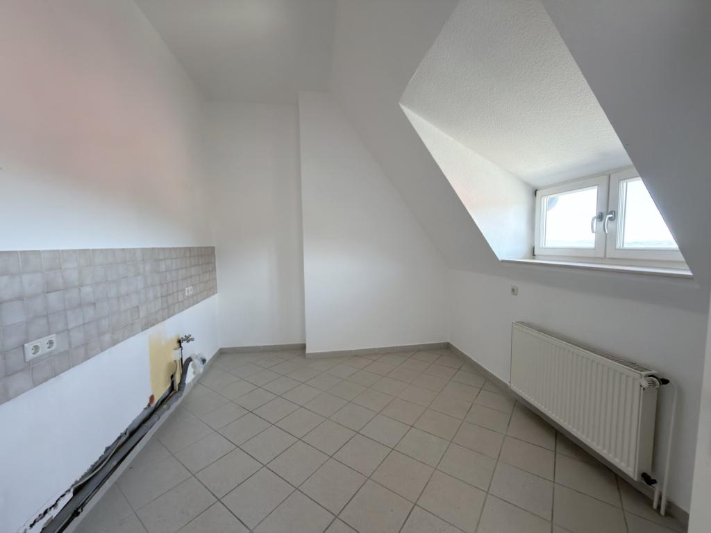 Moderne Dachgeschosswohnung mit Panorama-Ausblick! - Photo 4