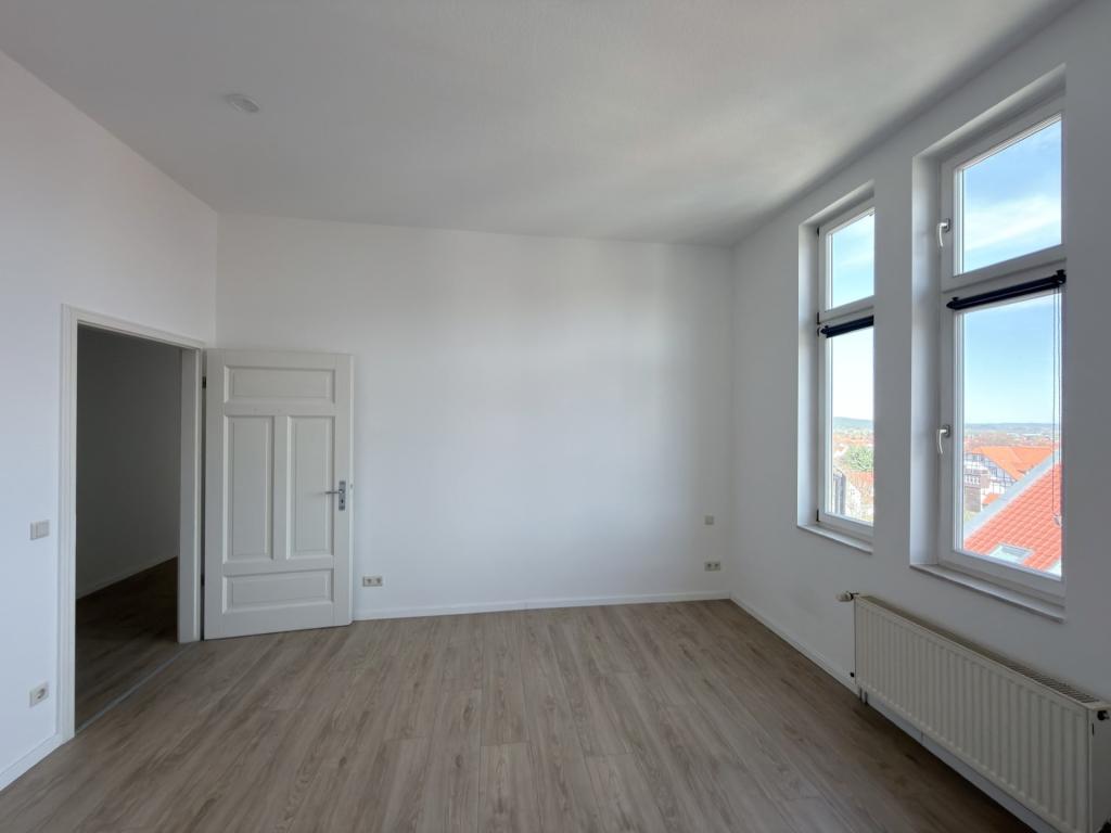 Moderne Dachgeschosswohnung mit Panorama-Ausblick! - Photo 1