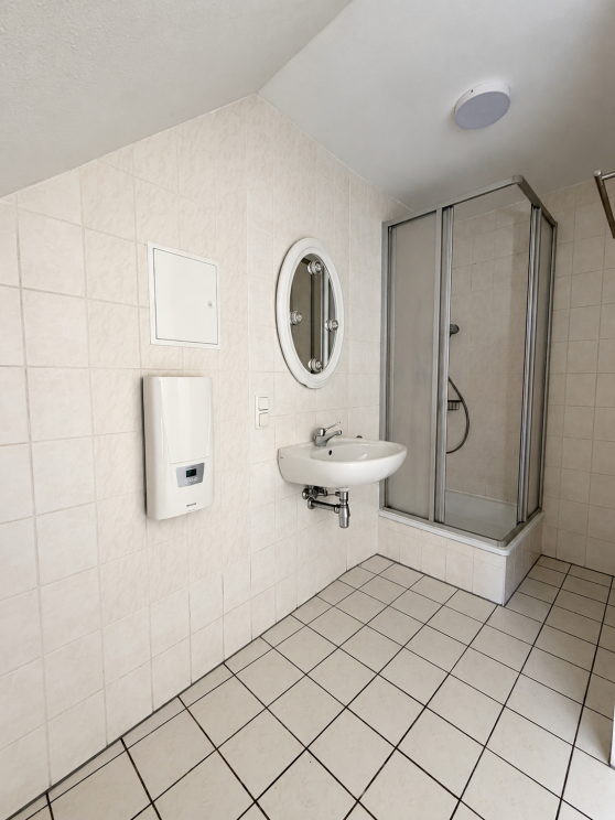 Charmante Dachgeschosswohnung mit Einbauküche in Wernigerode! - Foto 2
