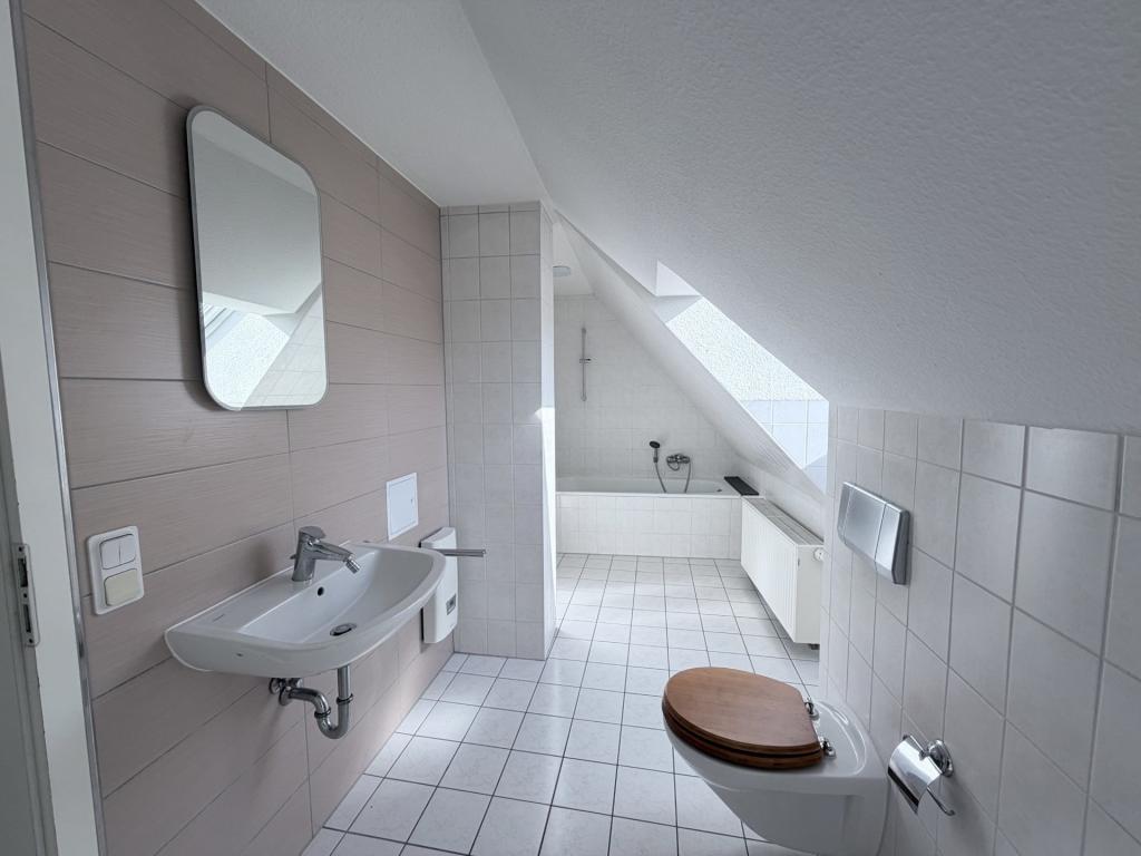 Exklusive Dachgeschosswohnung im Zentrum von Wernigerode! - Foto 3