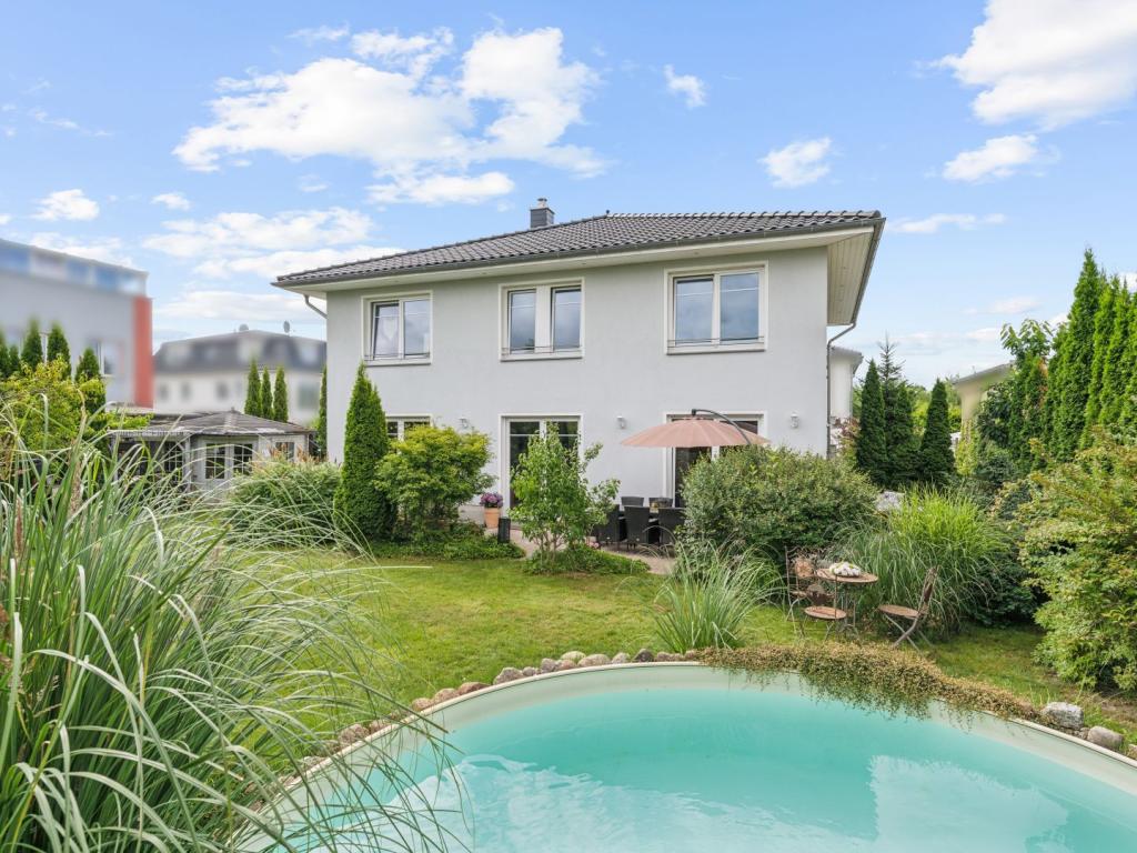 Haus und Pool