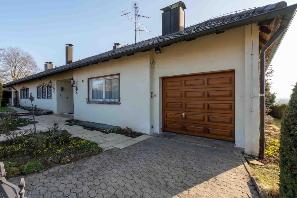 Garage 1