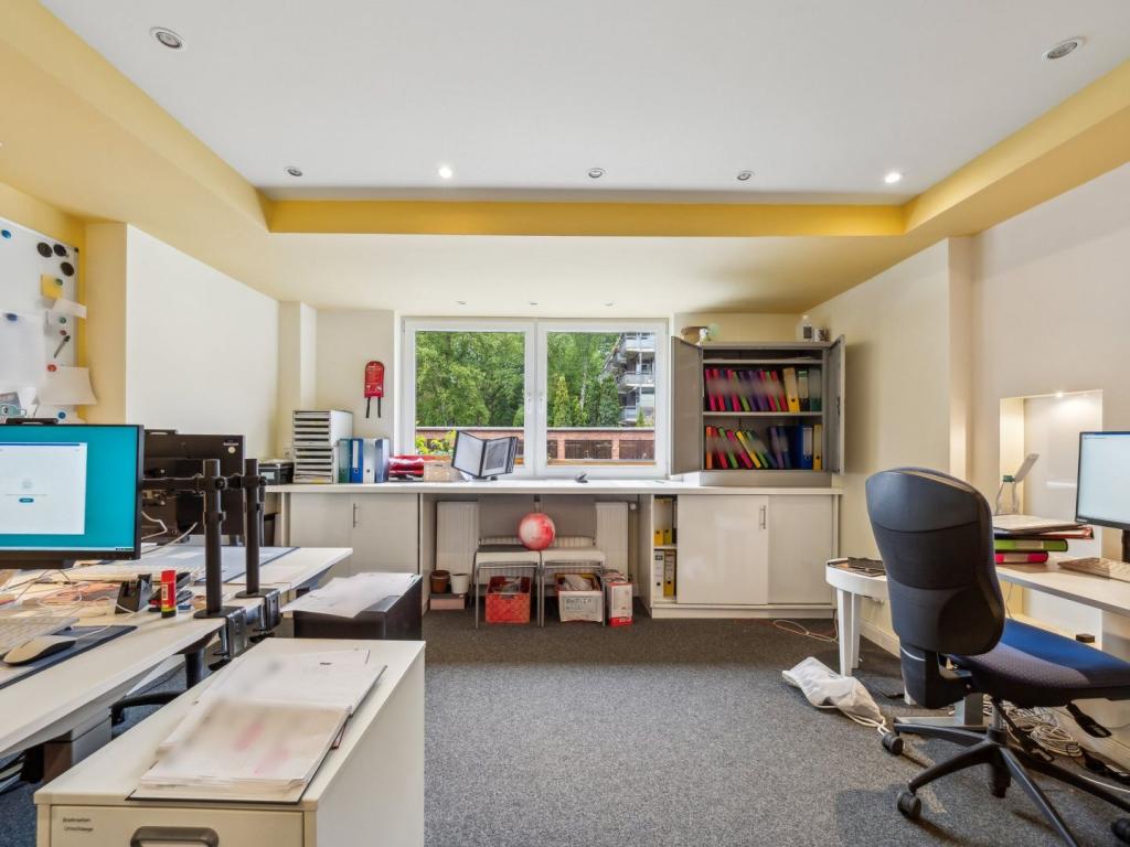 Büro 1