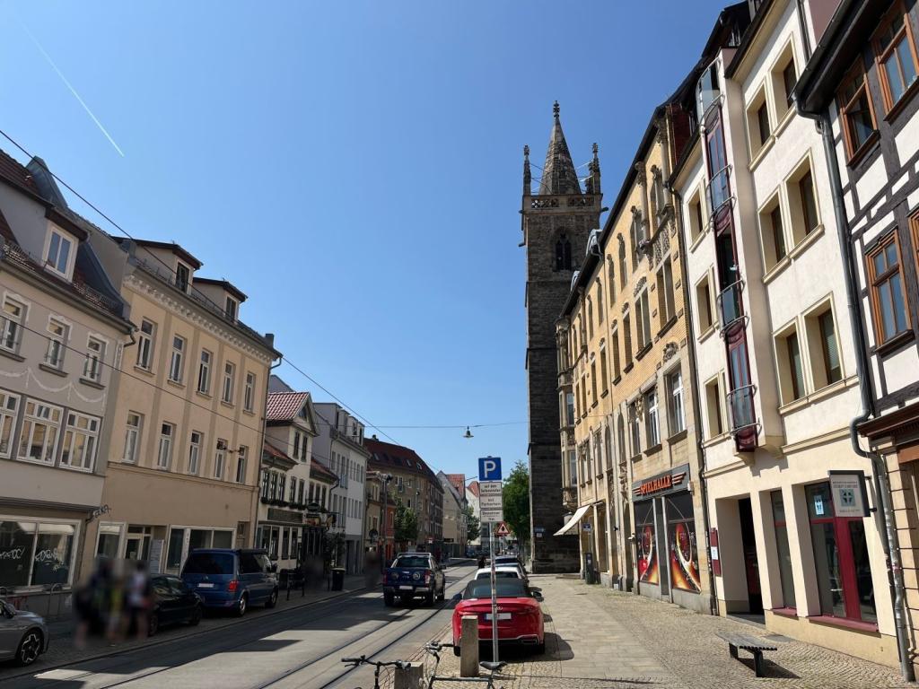 Straßenansicht