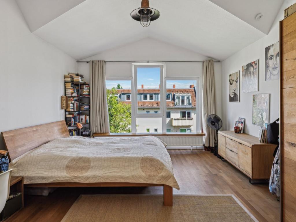 Schlafzimmer 1