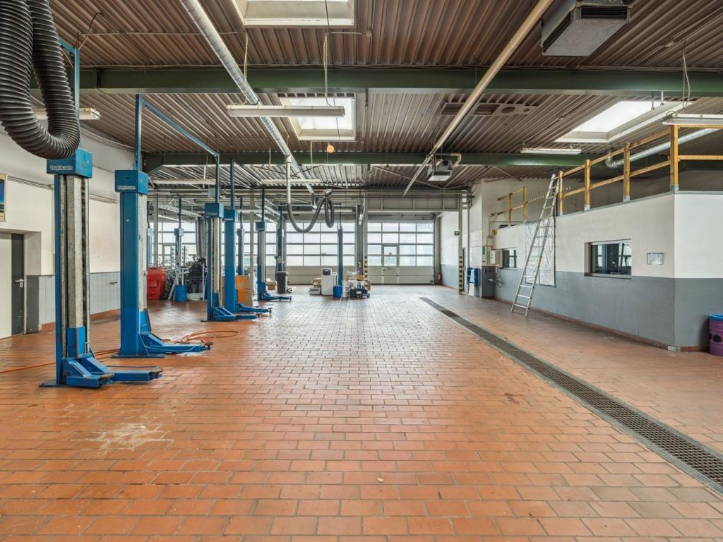 Pkw-Werkstatt 1