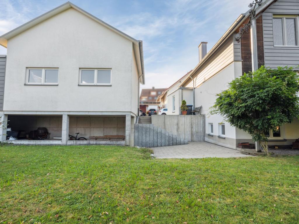 Rückansicht auf die Garage