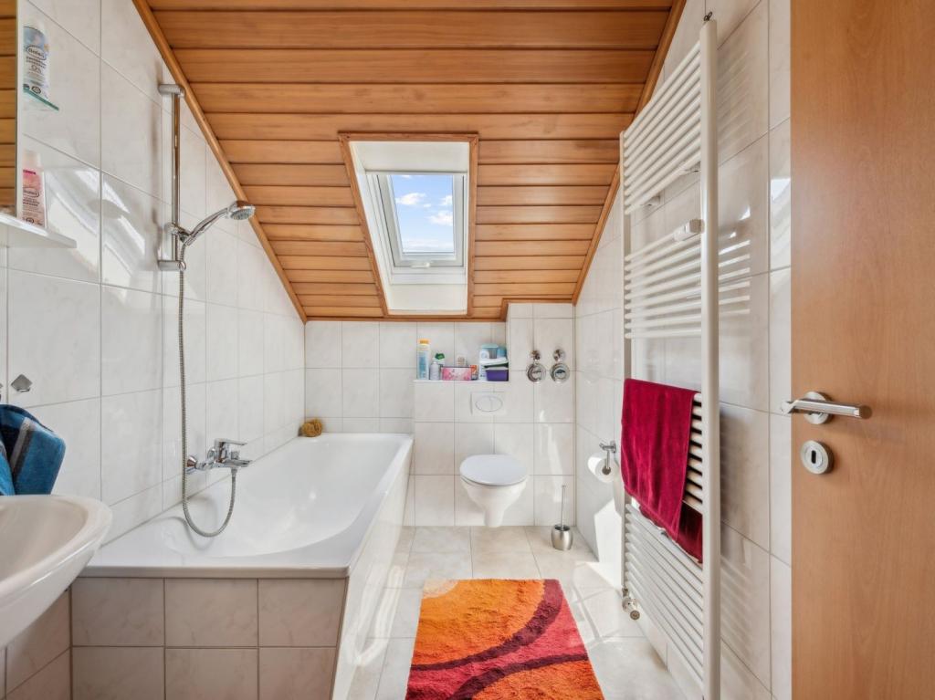 Badezimmer Ansicht 1 