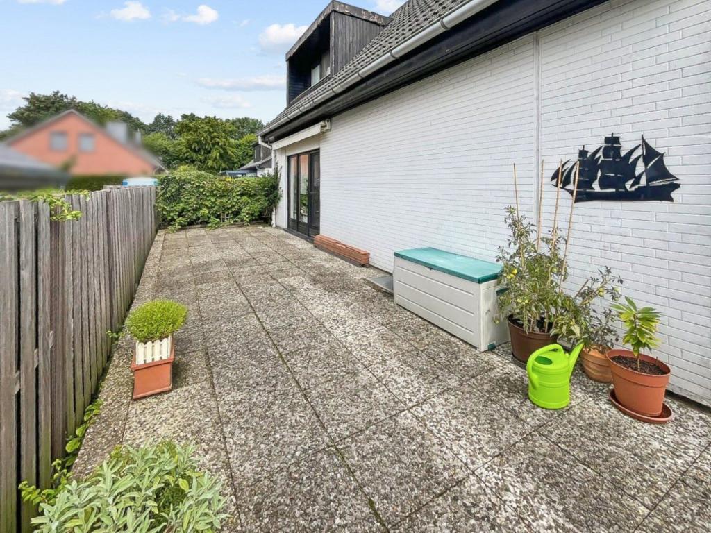 seitliche Terrasse