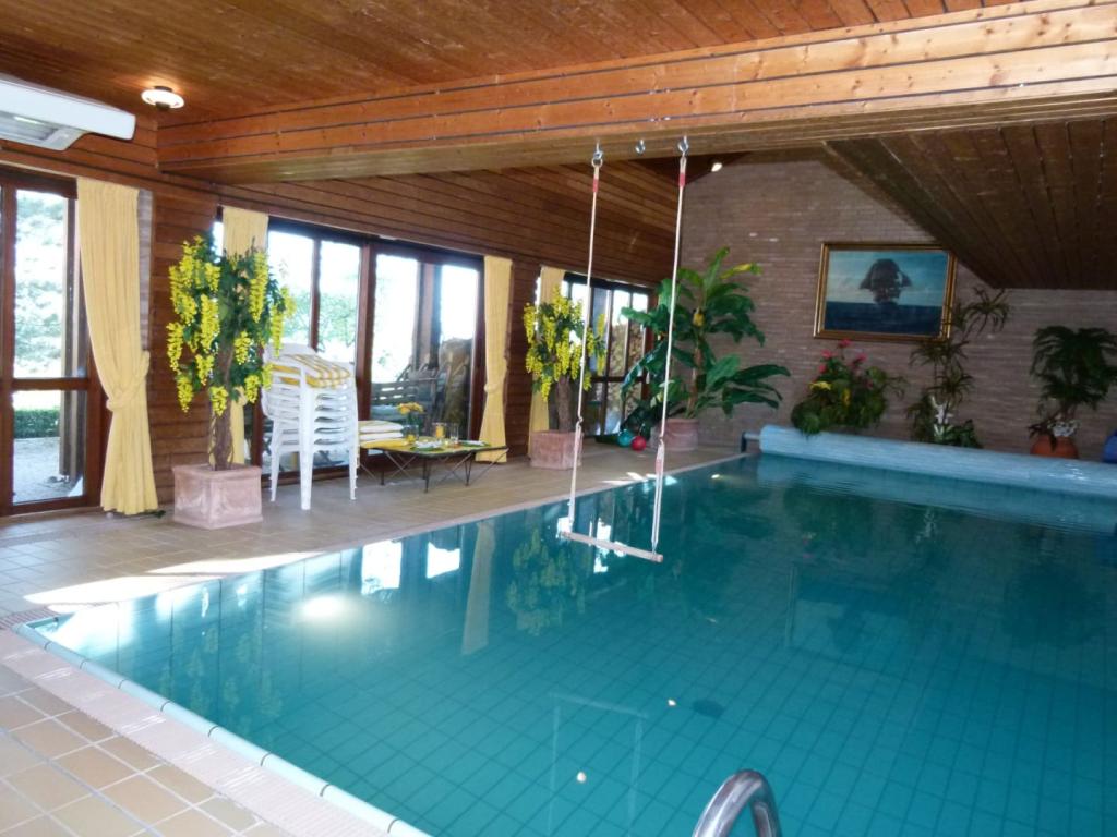 früheres Schwimmbad