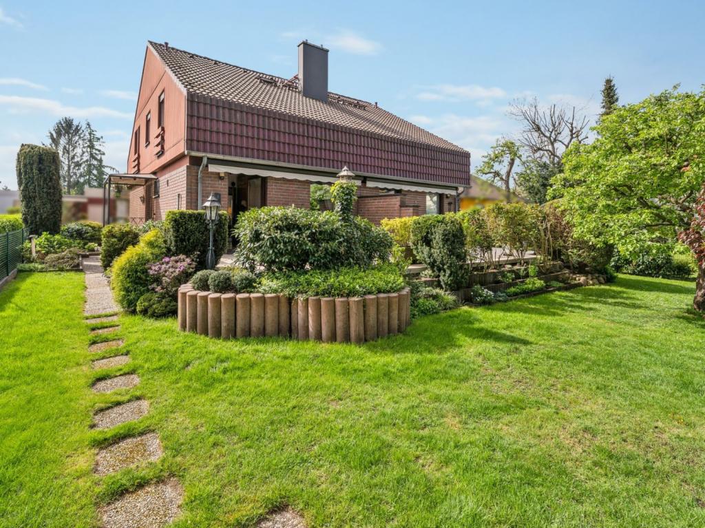 Rückansicht und Garten