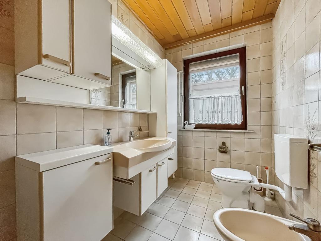 Bad Wohnung EG