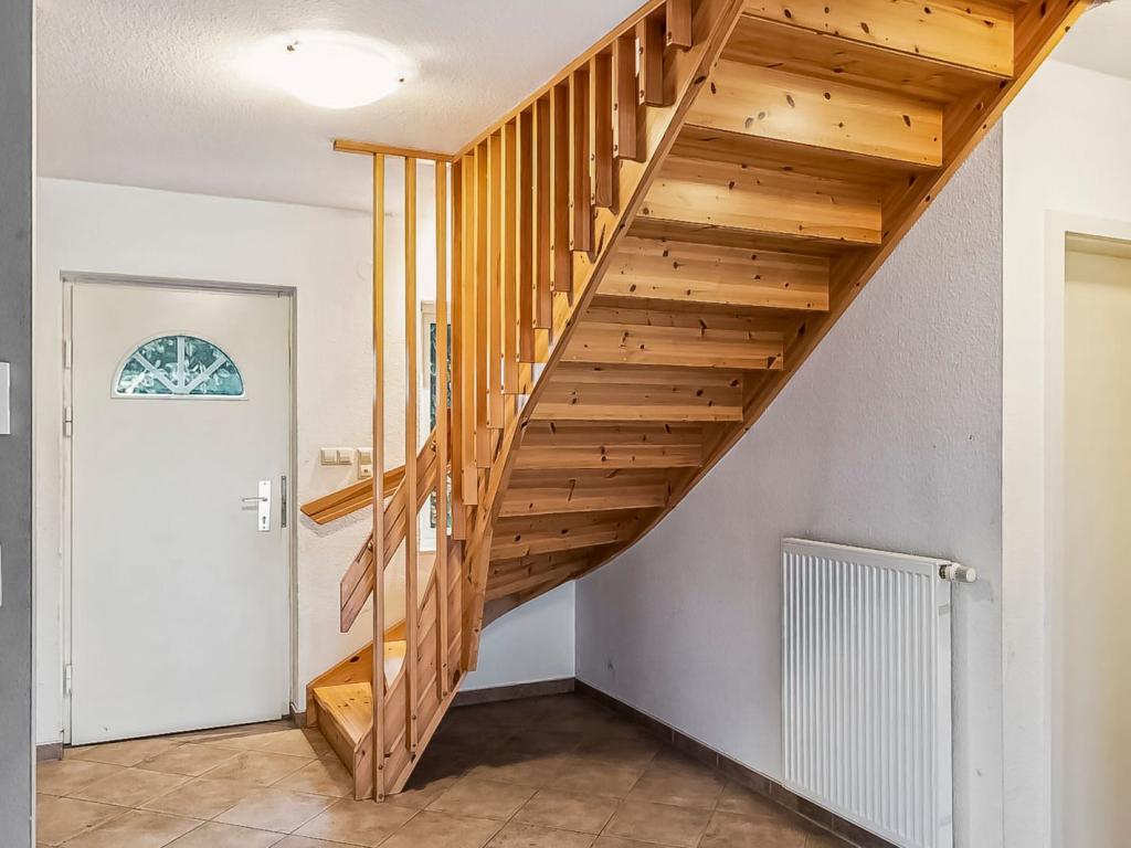 Treppe ins Obergeschoss 