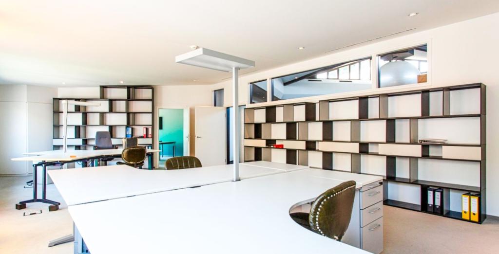 Büro 4 Verwaltungsgebäude