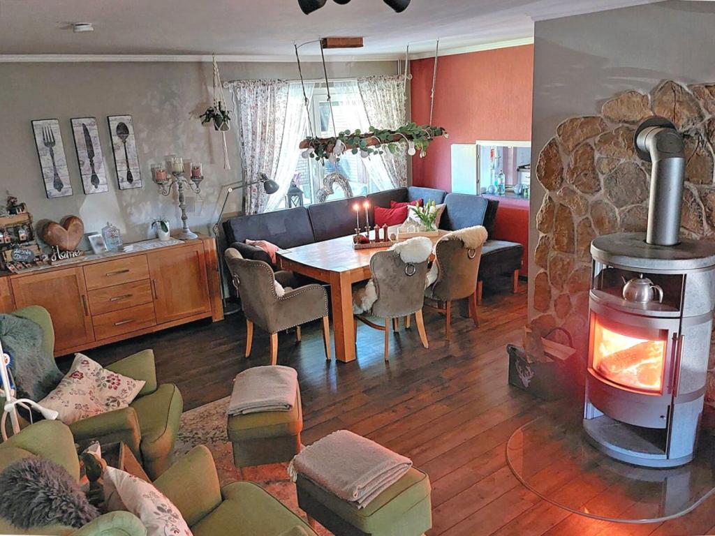 Gemütlich am Kamin
