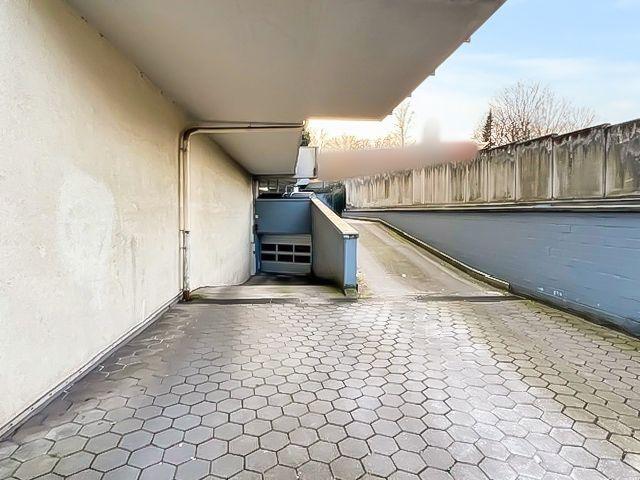 Tiefgarageneinfahrt