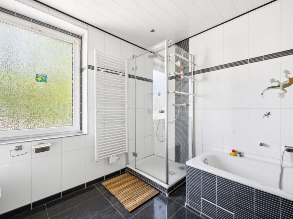 Badezimmer Ansicht II