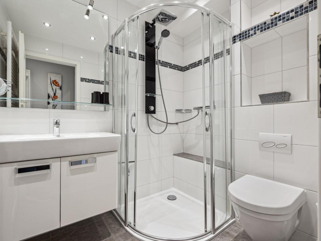 Dusche mit WC