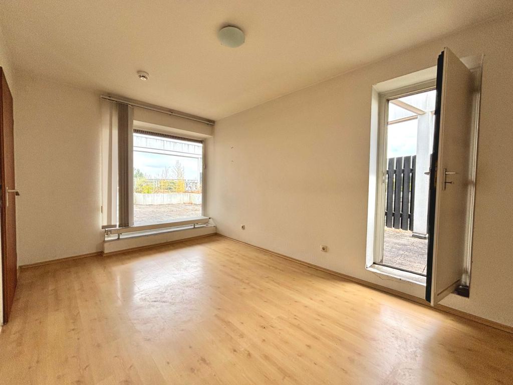 Vermietung: Penthouse in Düsseldorf-Hassels – Großzügiges Wohnen mit Aufzug und Sonnenterrasse - Foto 3
