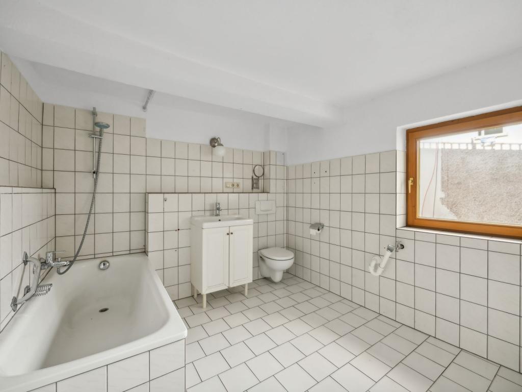 Bad Wohnung Ostseite