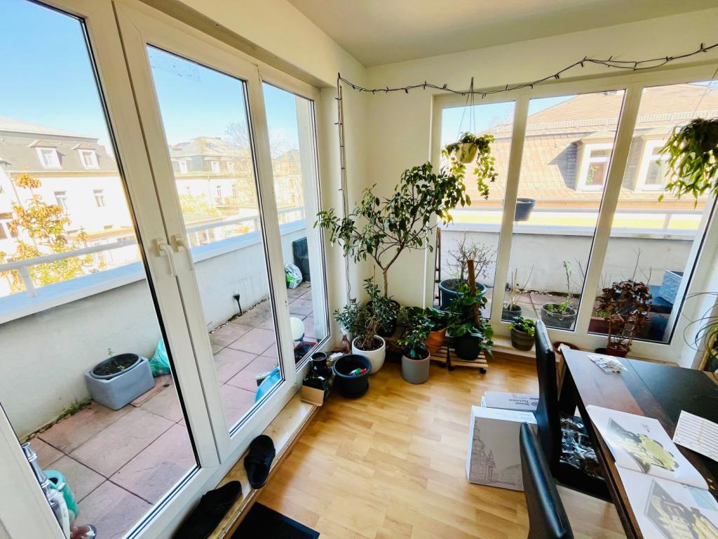 Wohnen u. Terrasse DG