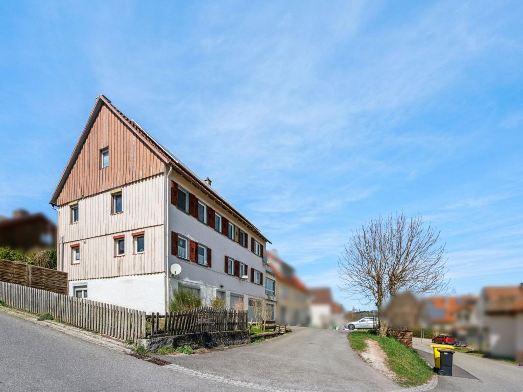 Straßenansicht