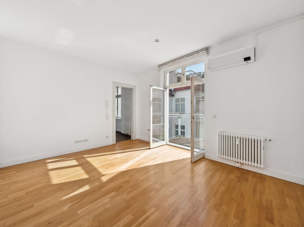 Schlafzimmer mit Balkon