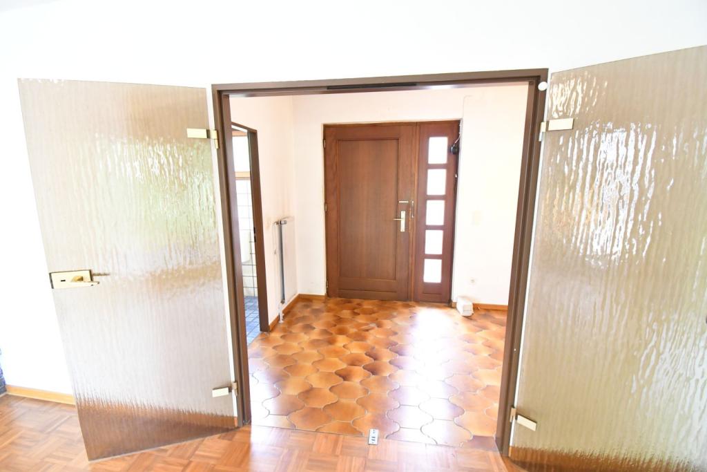 EINGANG UND GARDEROBE