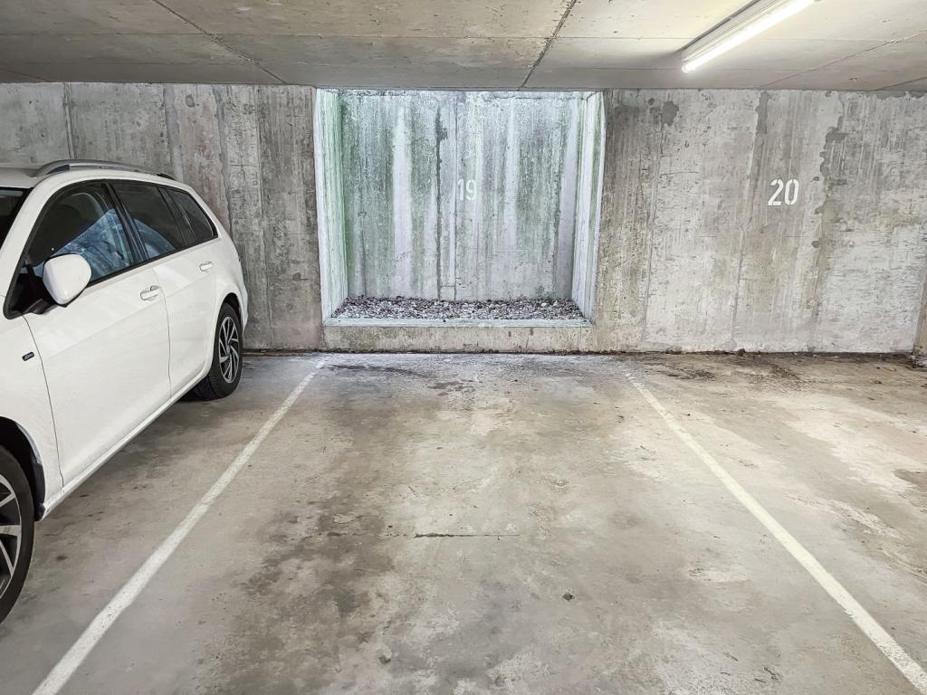 Tiefgaragenstellplatz