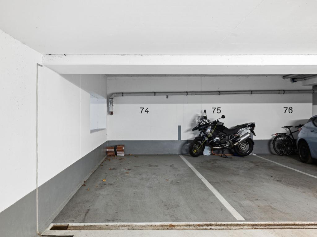 Tiefgaragenstellplatz