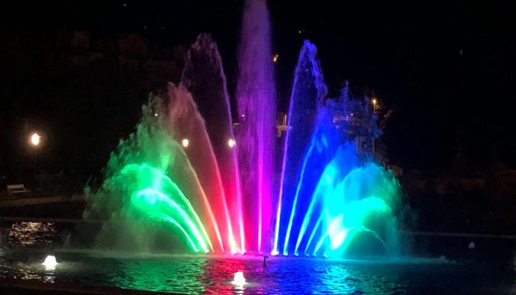 Wasser- und Farbspiele