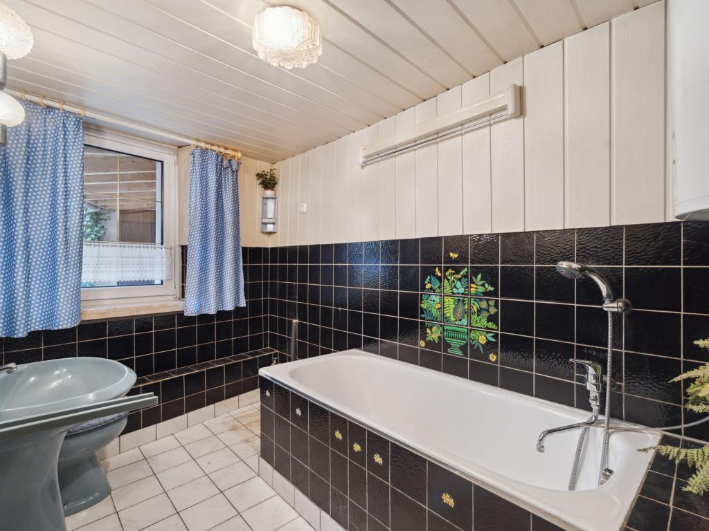 Badezimmer im Erdgeschoss