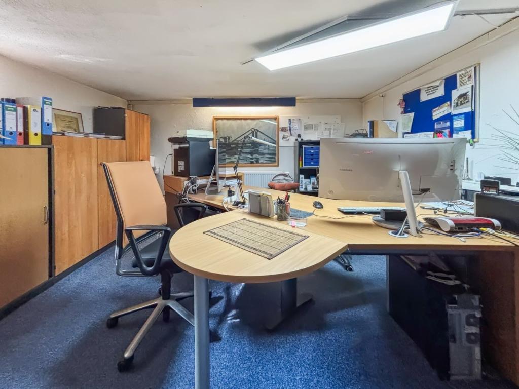 Büro UG
