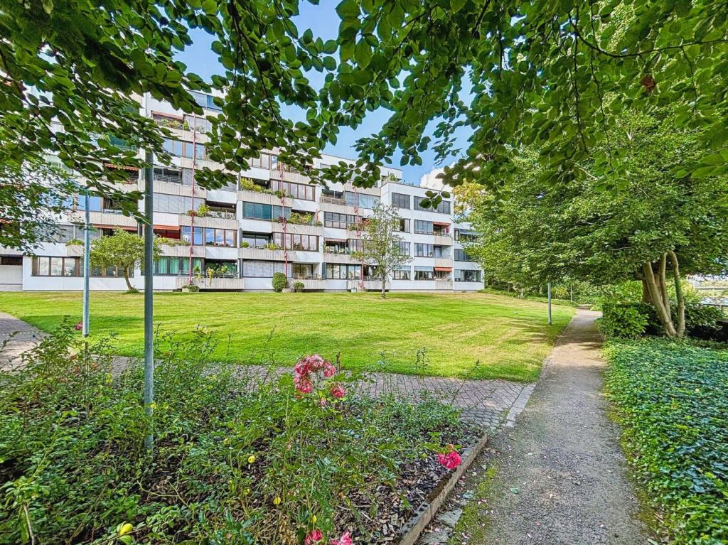 Rückansicht von Gartenanlage