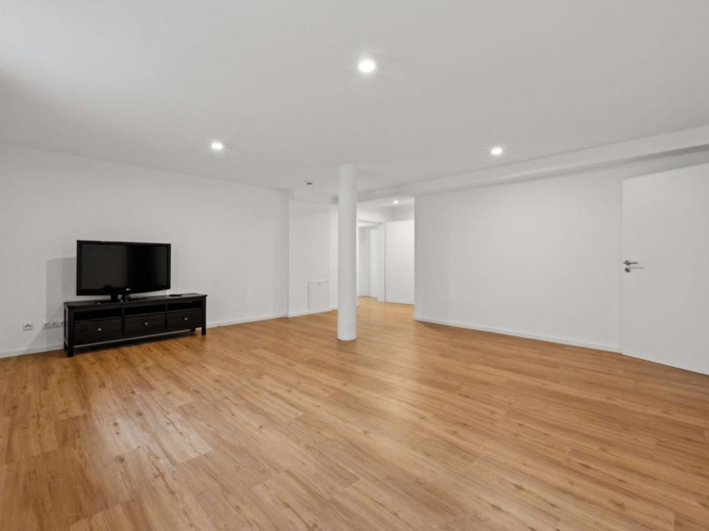 Wohnzimmer Keller Bild 2