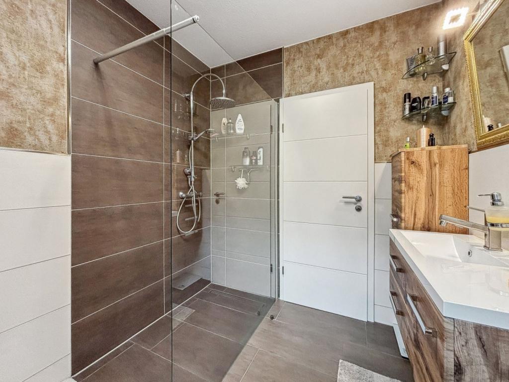 Badezimmer Ansicht 2