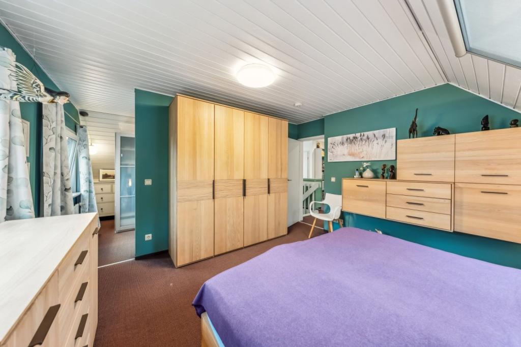 Schlafzimmer mit Ankleide