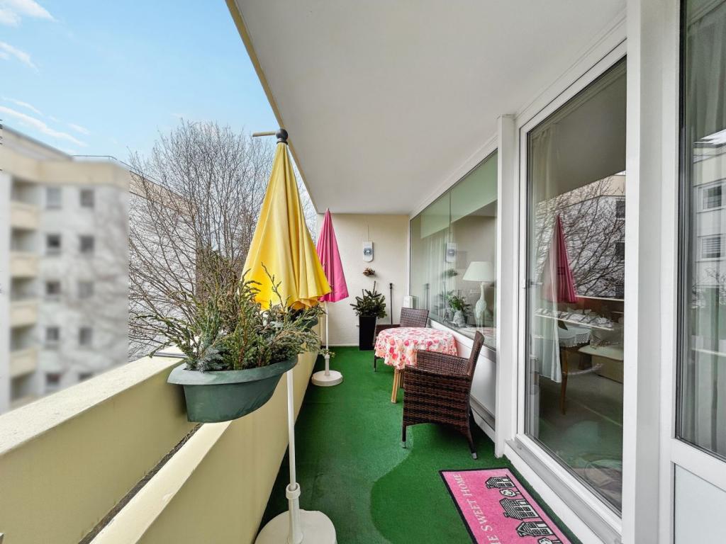 Loggia aus dem Wohnzimmer I