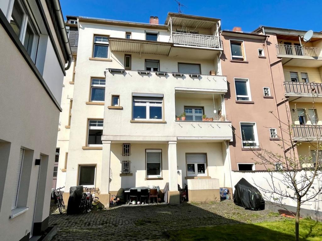 Rückseite mit Balkonen