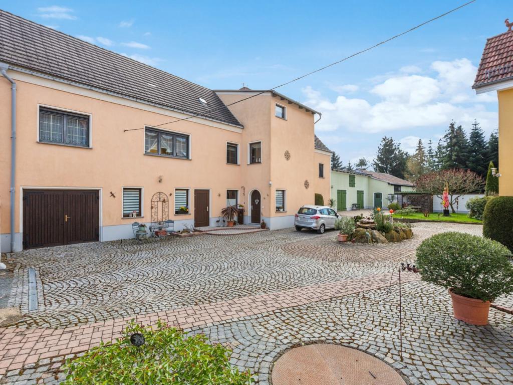 Haus 1