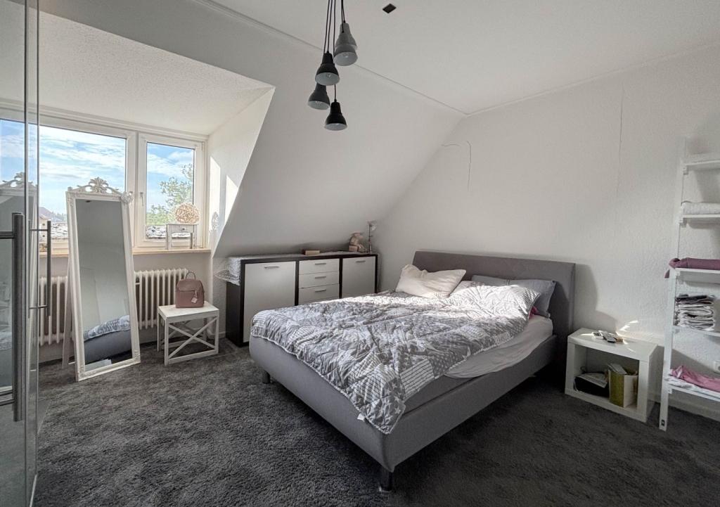 Schlafzimmer mit Teppich