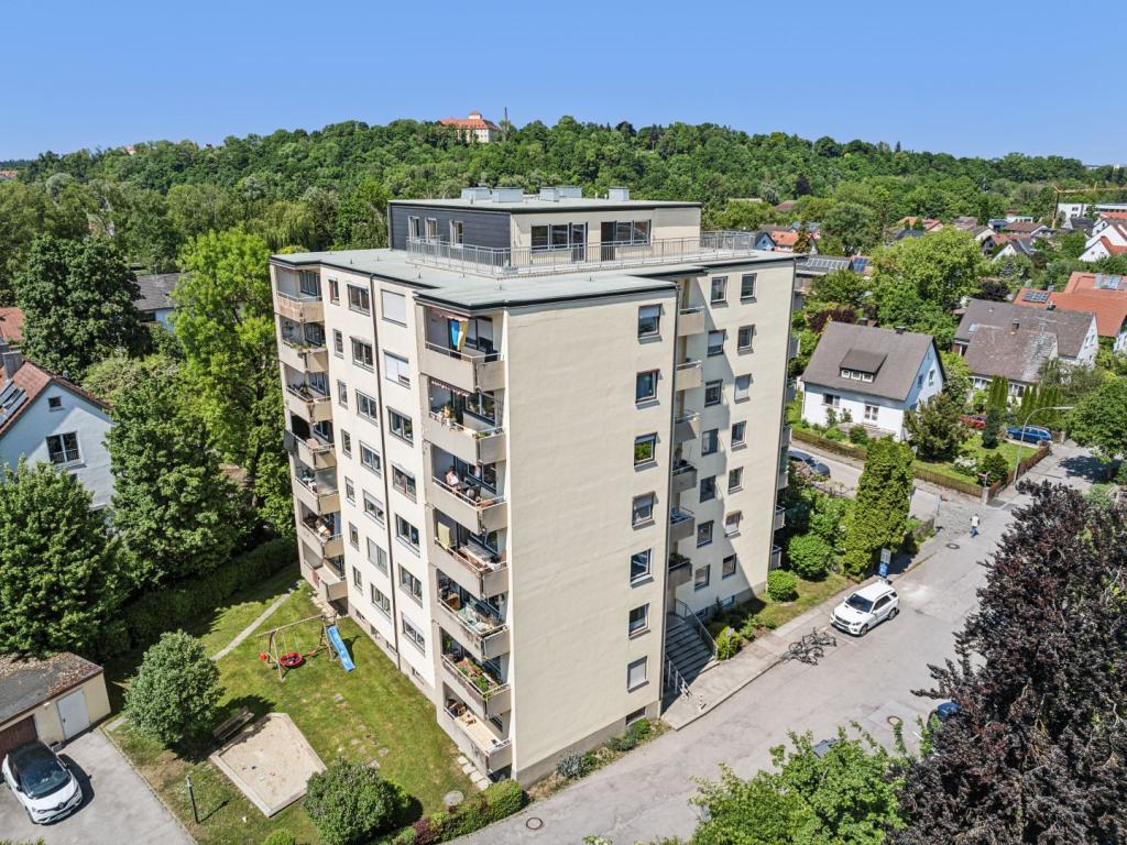 Gepflegtes Mehrfamilienhaus
