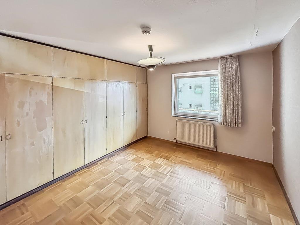 Schlafzimmer mit Einbauschrank