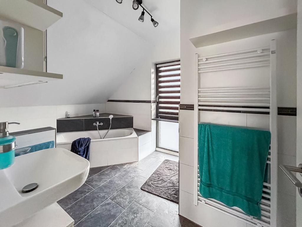 Badezimmer I - Dachgeschoss
