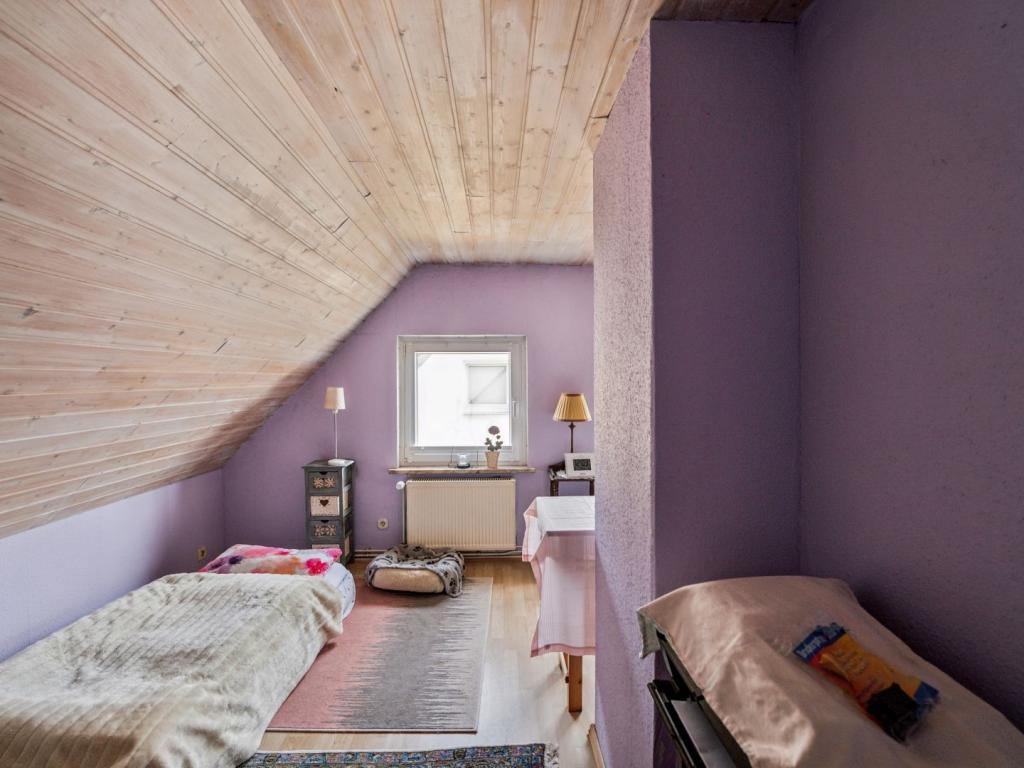 Kinder-Arbeits-Gästezimmer B 1